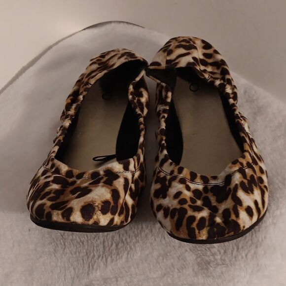 Cato Leopard Print Women's Flats - Picture 2 of 6